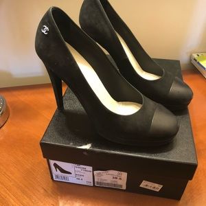 CHANEL black pumps